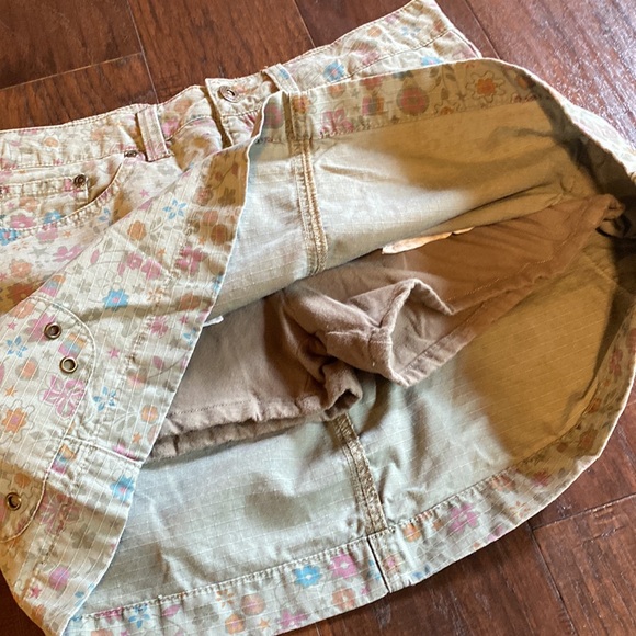 Green floral cargo mini skirt skort with shorts size 16R - Picture 3 of 10